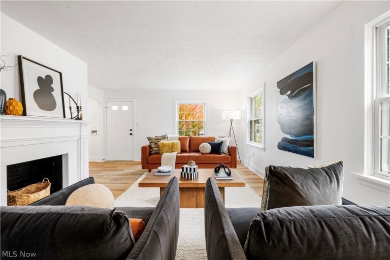 3750 Bainbridge Road, Cleveland Heights, OH - Photo 3