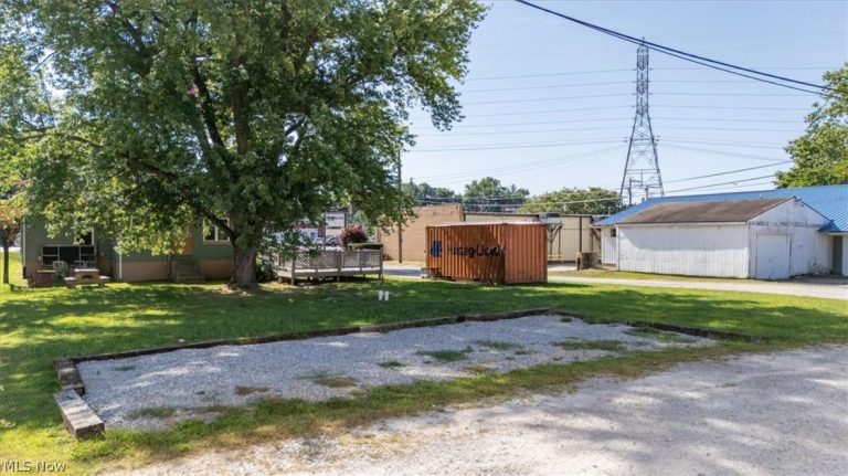 3653 Murdoch Avenue, Parkersburg, WV - Photo 8