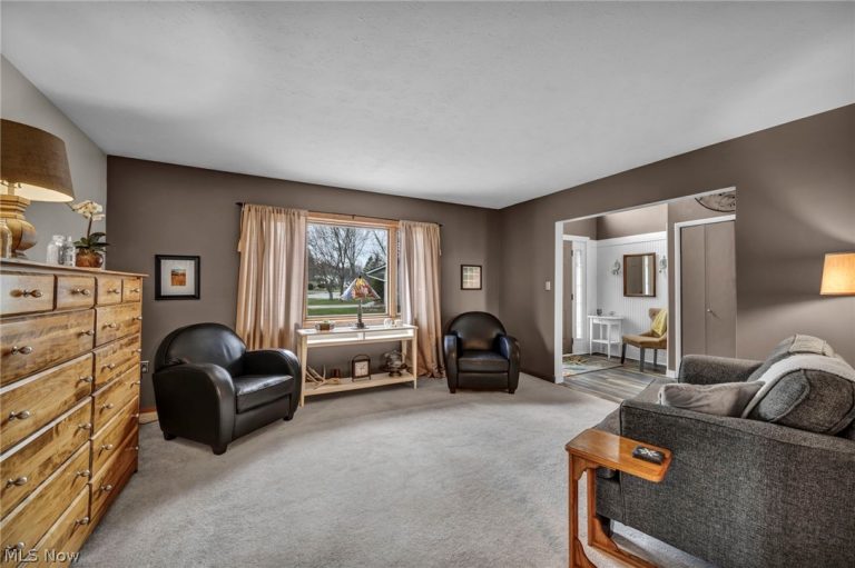 16524 Timberline Drive, Strongsville, OH - Photo 3