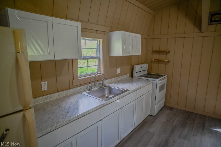 1547 Providence Road, Elizabeth, WV - Photo 8