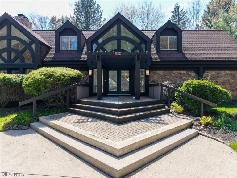 1180 Meadow Spur, Akron, OH - Photo 3