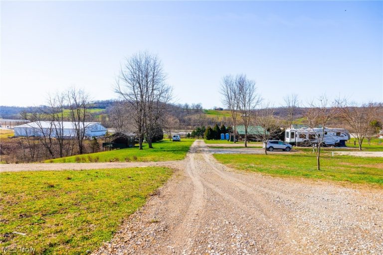 37850 Cadiz Dennison Road, Cadiz, OH - Photo 4