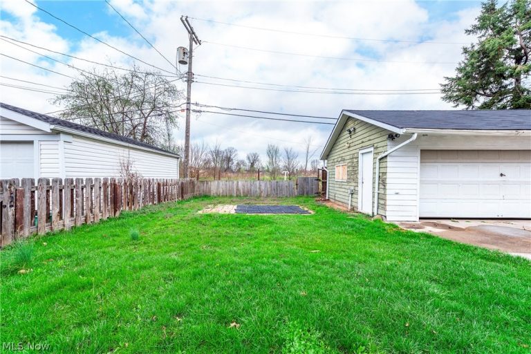 902 Colonel Drive, Cleveland, OH - Photo 5