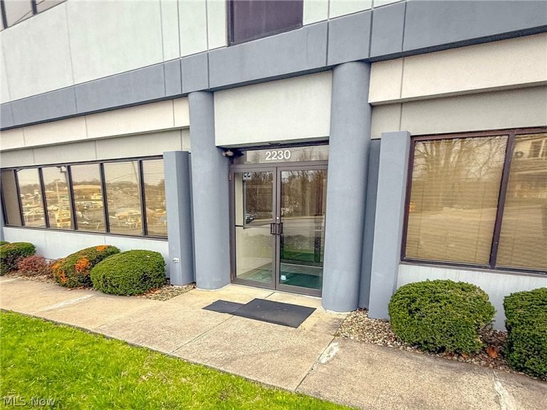 2230 Sunset Boulevard, Steubenville, OH - Photo 2