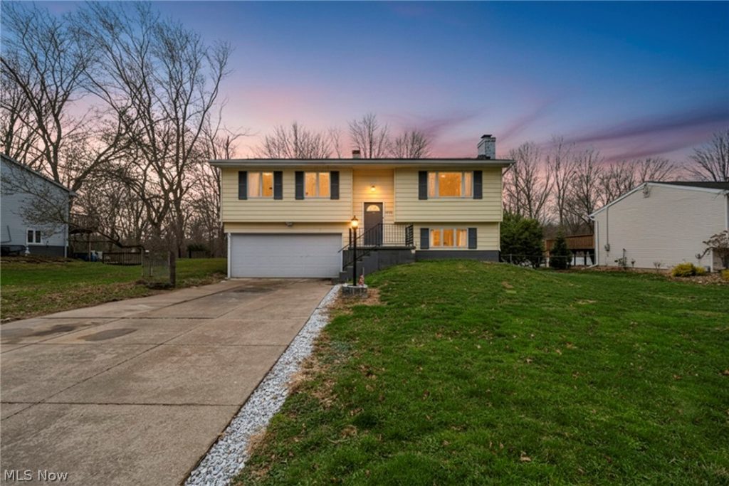 692 Zeletta Drive, Akron, OH