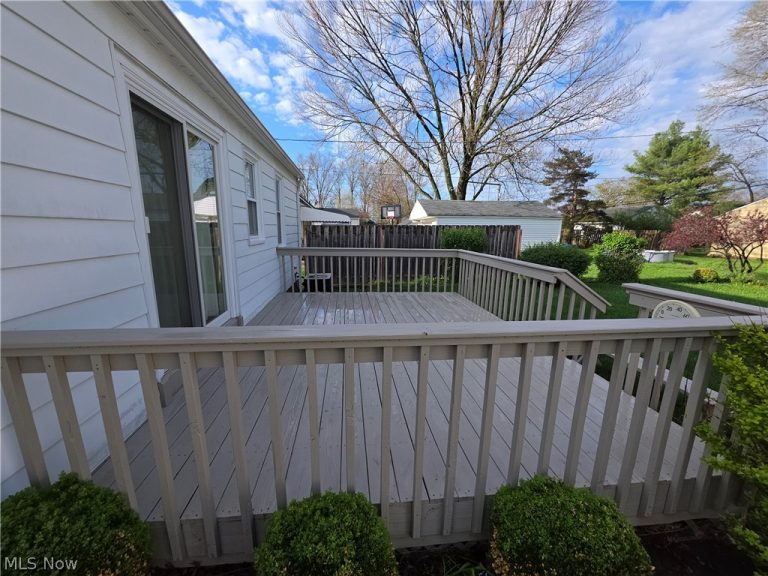 5093 Nan Linn Drive, Willoughby, OH - Photo 8