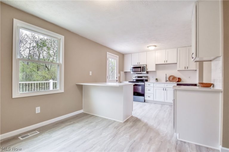 6996 Roe Boulevard, Madison, OH - Photo 5