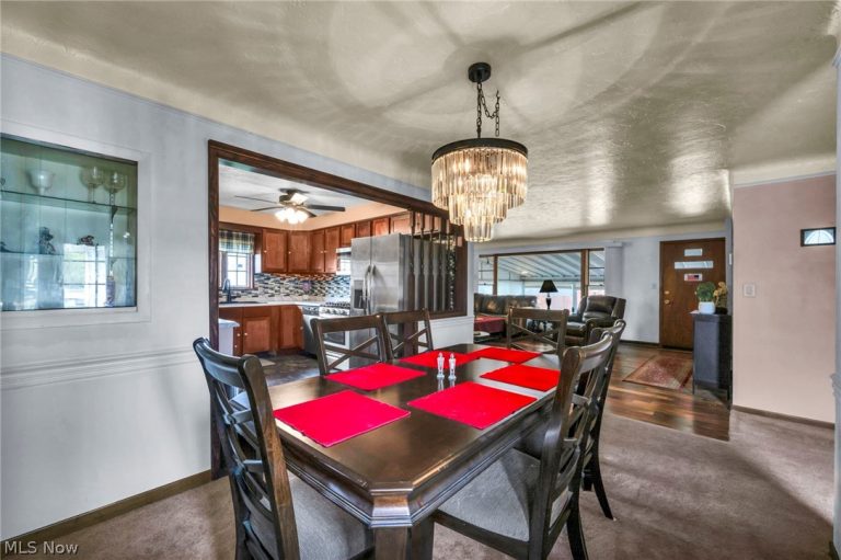 7504 Skylark Drive, Parma, OH - Photo 8
