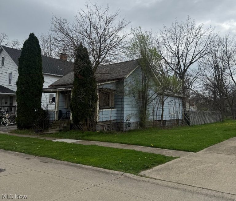108 Rush Street, Elyria, OH - Photo 3