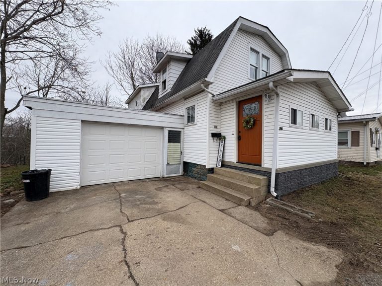 316 Bank Lane, New Philadelphia, OH, 44663