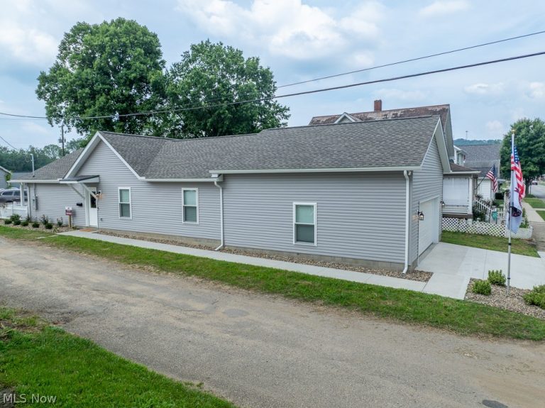 347 Ray Avenue, New Philadelphia, OH - Photo 2