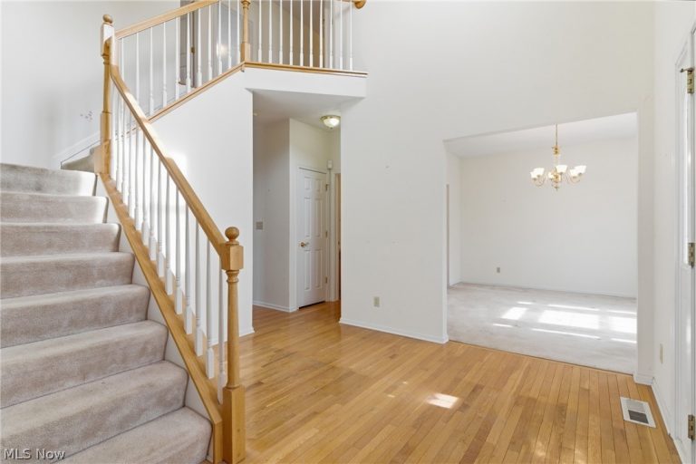 25684 Tryon Road, Oakwood Village, OH - Photo 8