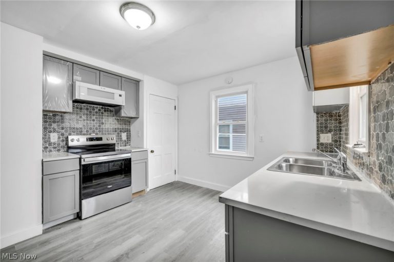 14905 Harvard Avenue, Cleveland, OH - Photo 8