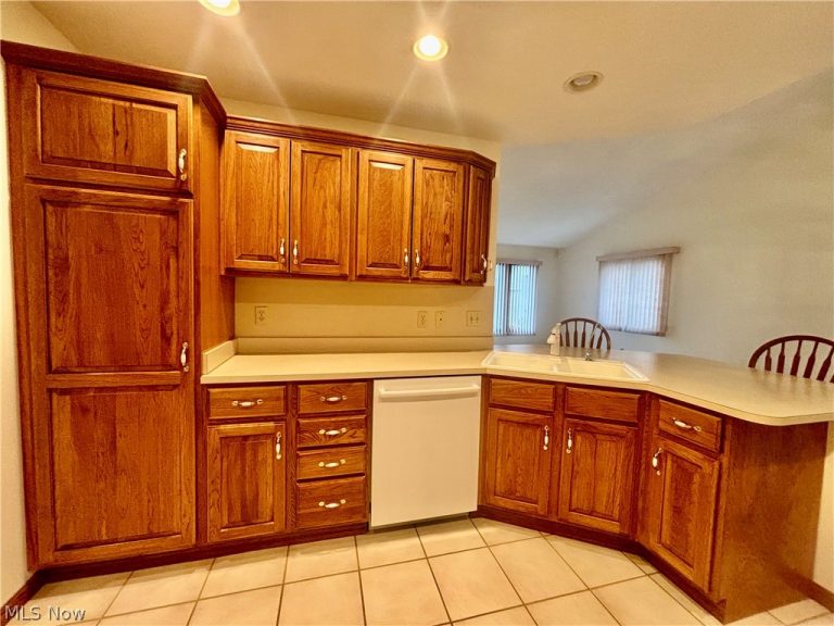 4175 Fawn Trail #A, Warren, OH - Photo 4