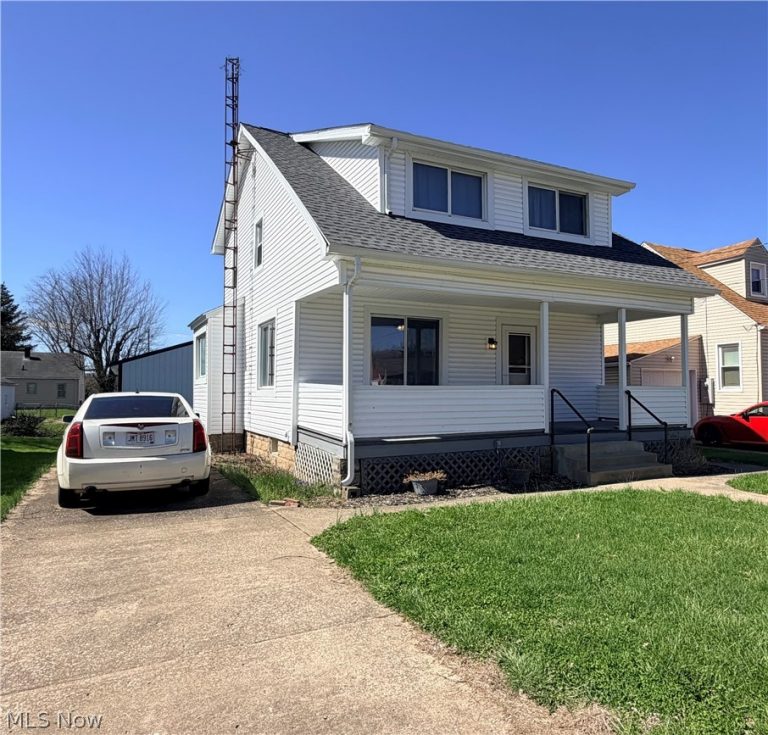 817 Superior Street, Zanesville, OH - Photo 2
