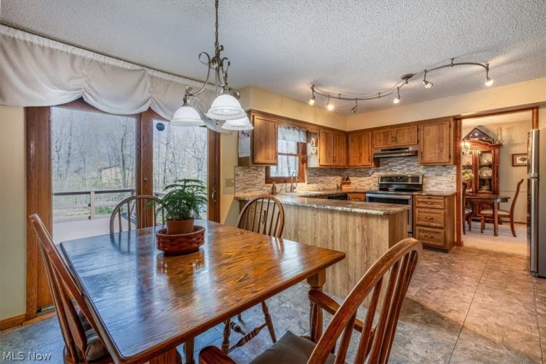 14272 Hartford Drive, Strongsville, OH - Photo 4