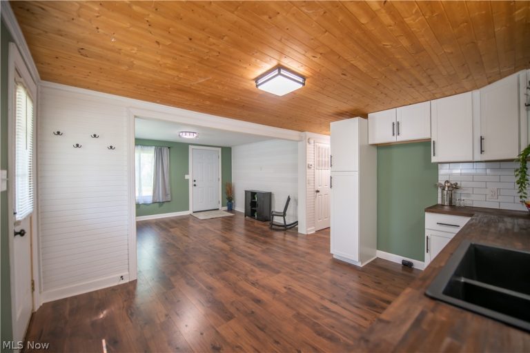 324 Charlotte Avenue, Canton, OH - Photo 8