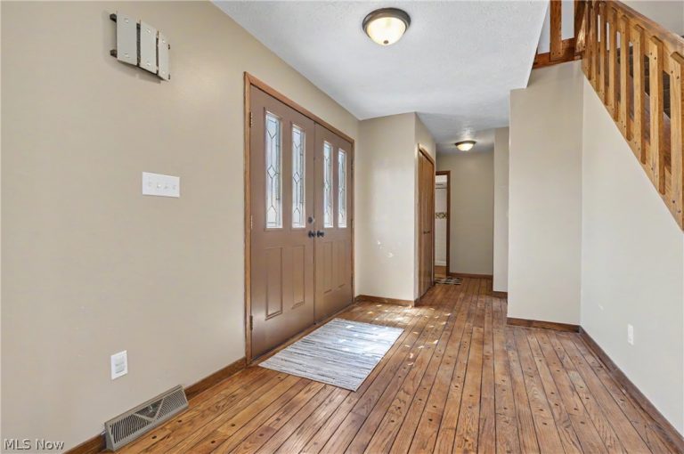 601 Treeside Drive, Stow, OH - Photo 4