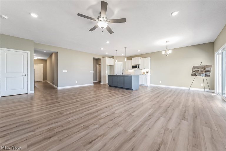 590 Iris Place, Aurora, OH - Photo 5