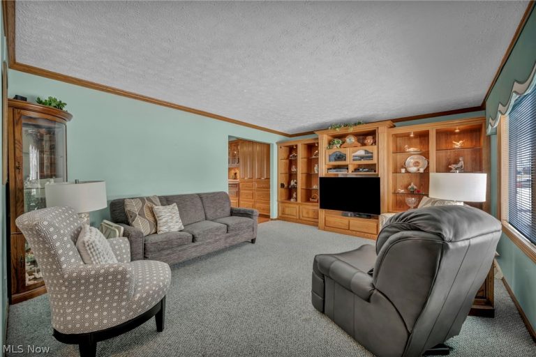9217 Bechtel Road, Elyria, OH - Photo 8
