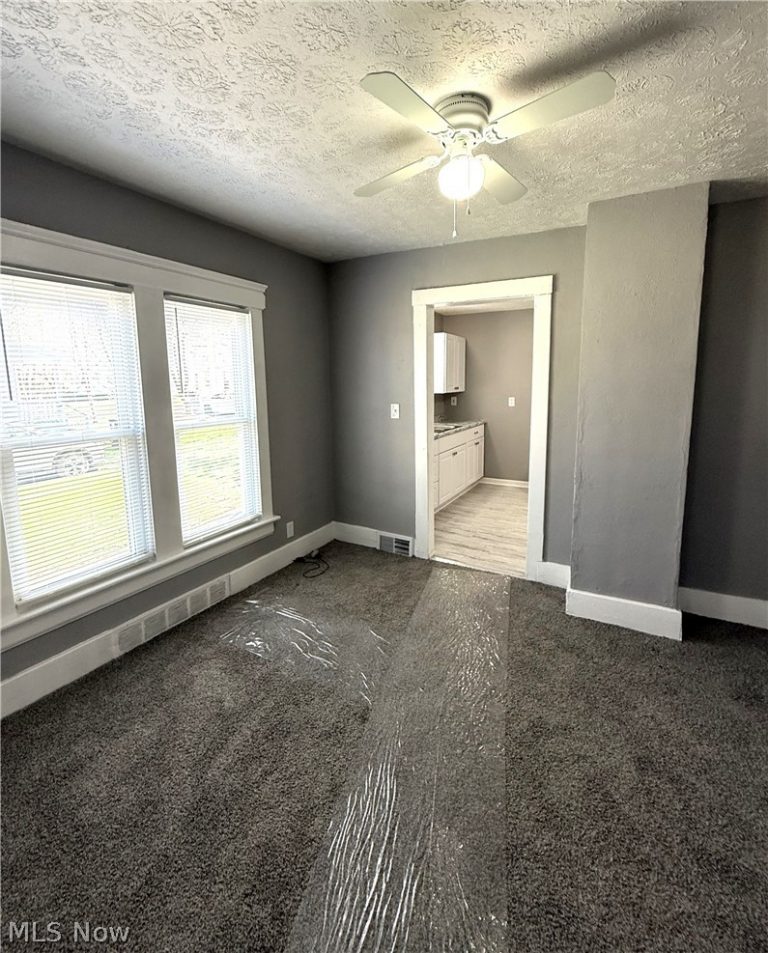 390 Cole Avenue, Akron, OH - Photo 5