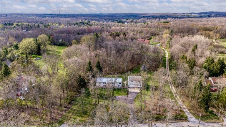 9540 Taylor May Road, Chagrin Falls, OH - Photo 3