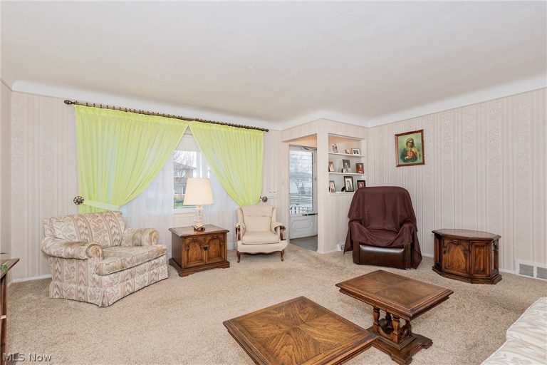 1272 Bonnie Lane, Mayfield Heights, OH - Photo 6