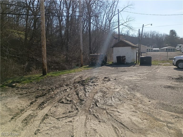 42250 Cadiz Dennison Road, Cadiz, OH - Photo 8