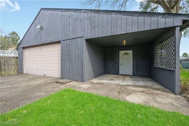 34 Helen Avenue, Niles, OH - Photo 2