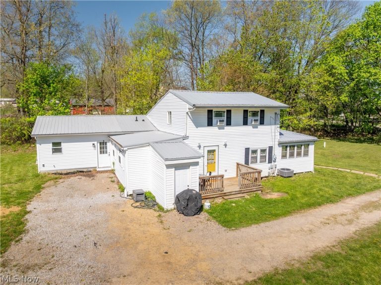 1548 Vanderhoof Road, Barberton, OH - Photo 2