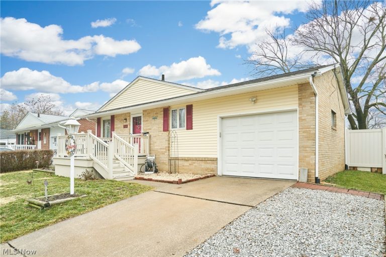 2864 Burnside Street, Akron, OH - Photo 2