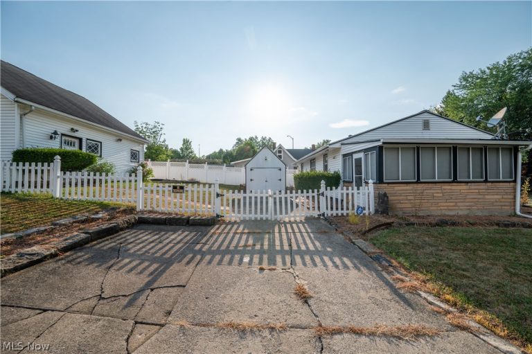 2101 Cherry Hill Avenue, Youngstown, OH - Photo 4