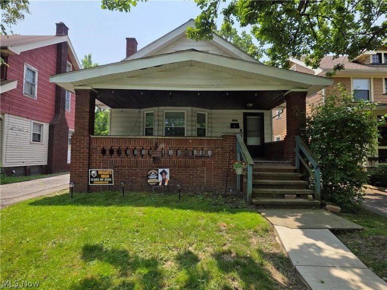 3270 Berkshire Road, Cleveland Heights, OH, 44118