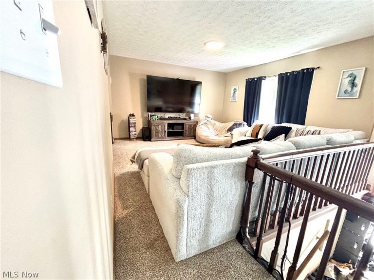1392 Homestead Drive, East Liverpool, OH - Photo 2