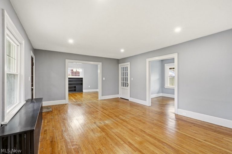 2209 Lamberton Road, Cleveland Heights, OH - Photo 4