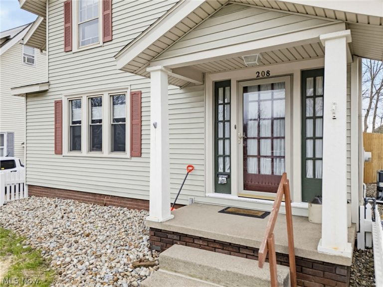 208 Bachtel Street, North Canton, OH - Photo 4