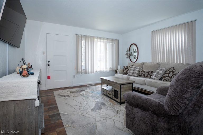 109 Greentree Lane, Weirton, WV - Photo 2