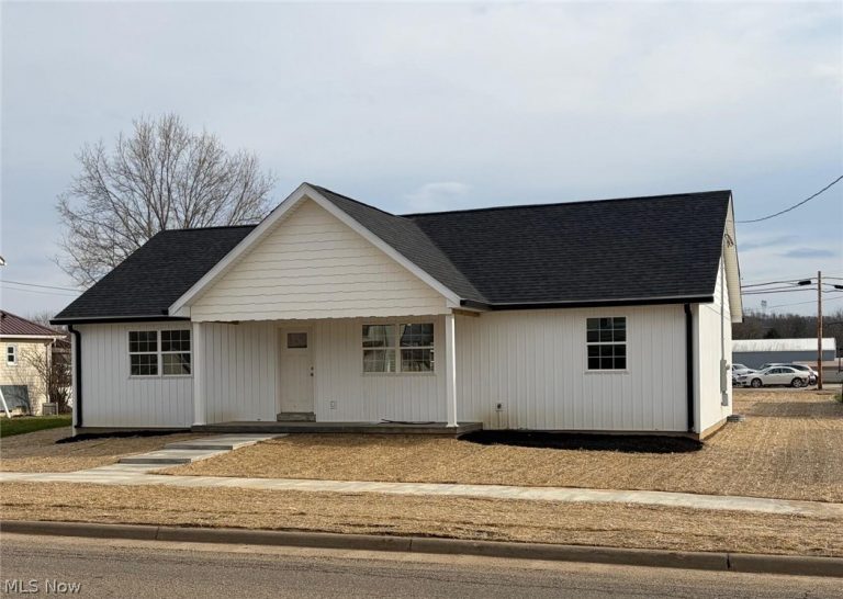 165 3rd Street, Frazeysburg, OH - Photo 2