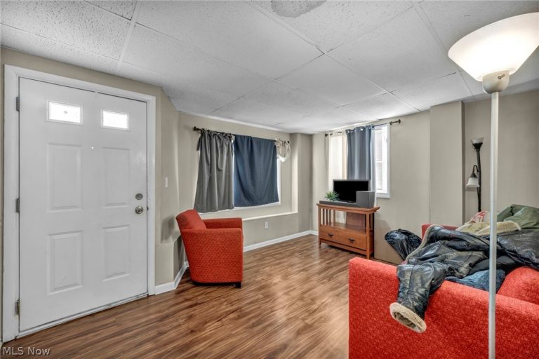 16224 Arcade Avenue, Cleveland, OH - Photo 8