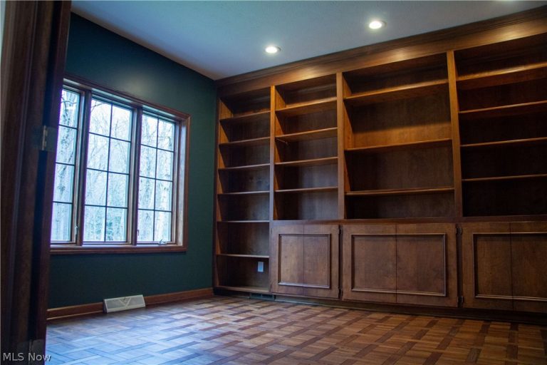 8215 Whispering Pines Drive, Novelty, OH - Photo 5