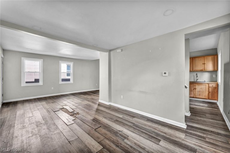 6900 Lawn Avenue, Cleveland, OH - Photo 5