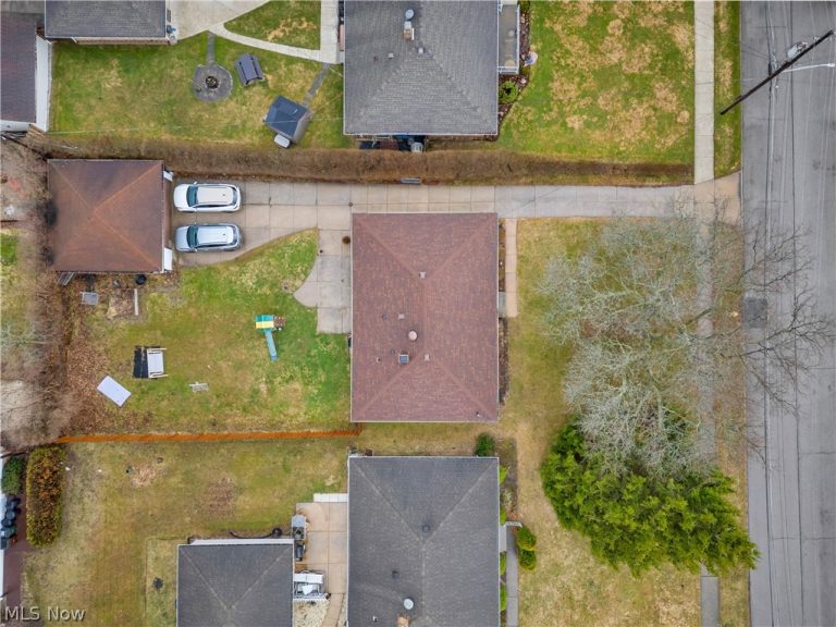 7206 Meadow Lane, Parma, OH - Photo 5