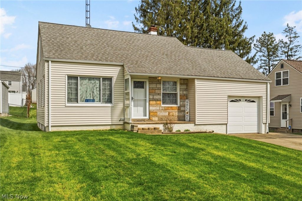 1321 Spangler Road, Canton, OH