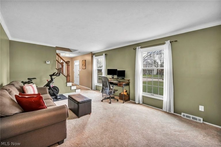 5862 Gareau Drive, North Olmsted, OH - Photo 4