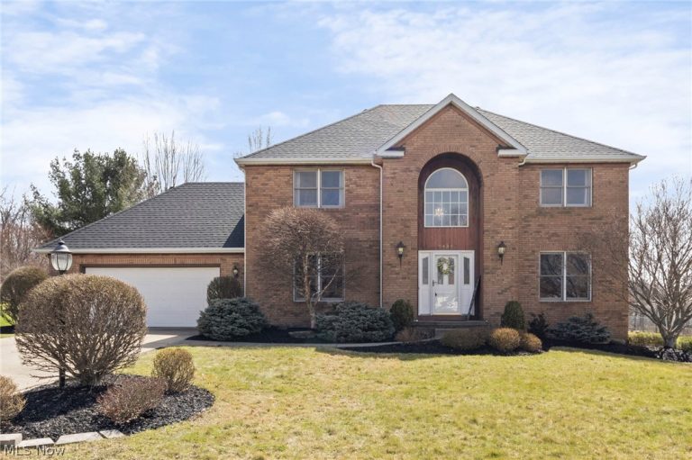 9431 Yvonne Drive, North Royalton, OH - Photo 2