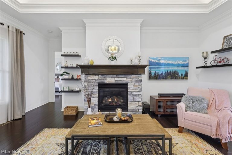 380 Crown Ridge Drive, Cuyahoga Falls, OH - Photo 8