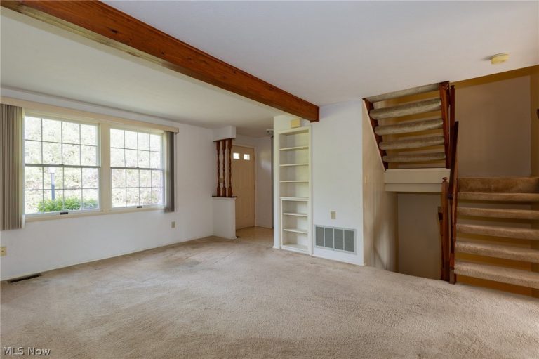 91 Quaker Ridge Drive, Akron, OH - Photo 6