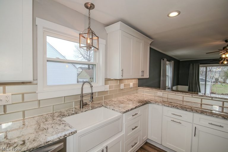 1203 Mayfield Ridge Road, Mayfield Heights, OH - Photo 5