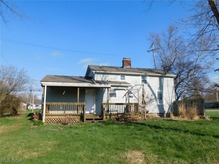 303 Market Street, Jefferson, OH - Photo 2