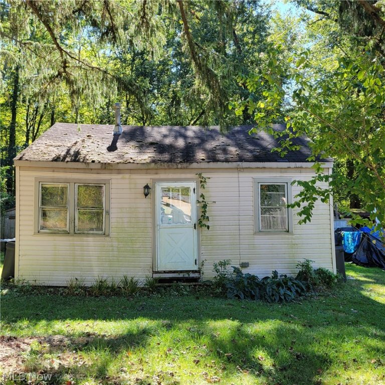 5820 Ash Street, Chippewa Lake, OH, 44215